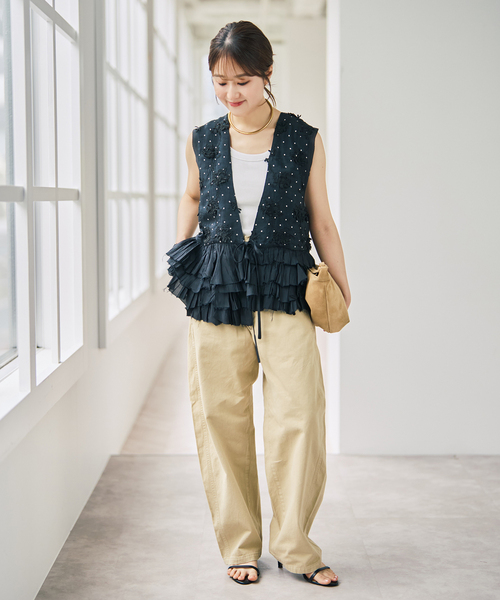Spick & Span（スピックアンドスパン）の「《別注》crinkle crinkle crinkle Frill rayon shantung vest*（ベスト・レディース・ブラック・FREE）」の2枚目の写真