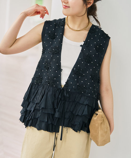 Spick & Span（スピックアンドスパン）の「《別注》crinkle crinkle crinkle Frill rayon shantung vest*（ベスト・レディース・ブラック・FREE）」の3枚目の写真