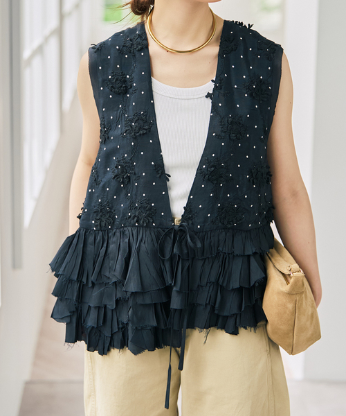Spick & Span（スピックアンドスパン）の「《別注》crinkle crinkle crinkle Frill rayon shantung vest*（ベスト・レディース・ブラック・FREE）」の4枚目の写真