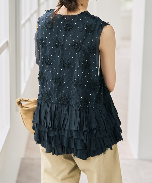 Spick & Span（スピックアンドスパン）の「《別注》crinkle crinkle crinkle Frill rayon shantung vest*（ベスト・レディース・ブラック・FREE）」の6枚目の写真