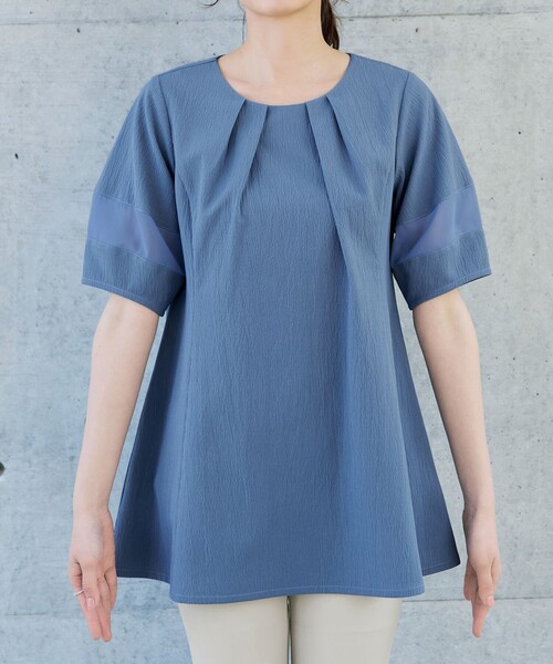 Tiaclasse（ティアクラッセ）の「シフォンランタンスリーブチュニック（Tシャツ/カットソー・レディース・ブラック/ブルー/グレイッシュベージュ・L/M/S）」の6枚目の写真