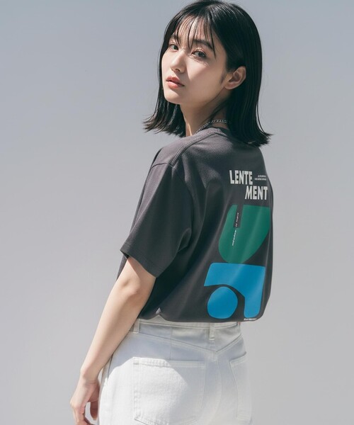 UNFILO(アンフィーロ)の「CLEAN-Tee(Tシャツ/カットソー・レディース・グレー系3/ネイビー系1/ホワイト系2/ピンク系2/ホワイト系3/ホワイト系4/ホワイト系1/ベージュ系4/ピンク系7/ネイビー系5/ベージュ系8/グレー系6/イエロー系7/グレー系8/ホワイト系6/ホワイト系5・F)」の9枚目の写真