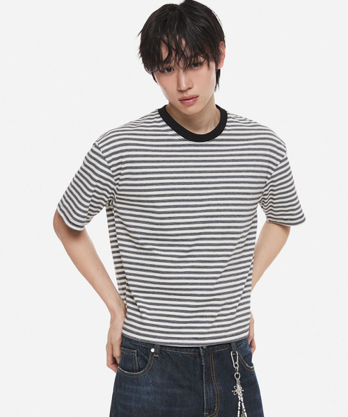DNSR(ディーエヌエスアール)の「ストライプクロップTシャツホワイト(Tシャツ/カットソー・メンズ・その他・X-LARGE/LARGE/MEDIUM)」の2枚目の写真
