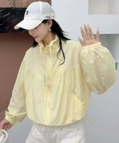 Lips（リップス）の「超軽量×シアー素材で涼しげ◎夏の必須UV対策ウィンドブレーカー（パーカー・レディース・ピンク/ホワイト/イエロー・FREE）」の2枚目の写真