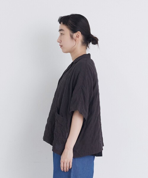 conges payes ADIEU TRISTESSE(コンジェ ペイエ アデュートリステス)の「【FAVE】シャーリングオープンカラーシャツジャケット(シャツ/ブラウス・レディース・ストライプ/パープル系その他/ブラウン系その他・38)」の9枚目の写真