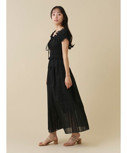 SNIDEL(スナイデル)の「コットンオフショルロングワンピース(ワンピース・レディース・ホワイト/ストライプ/ブラック・0/1)」の7枚目の写真