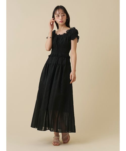 SNIDEL(スナイデル)の「コットンオフショルロングワンピース(ワンピース・レディース・ホワイト/ストライプ/ブラック・0/1)」の8枚目の写真