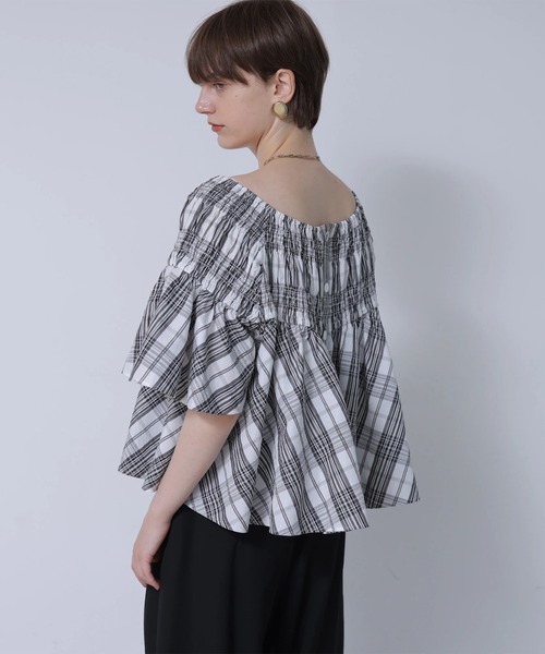 CADUNE(カデュネ)の「シャーリングオフショルチェックブラウス(シャツ/ブラウス・レディース・ホワイト/カーキ・38)」の7枚目の写真