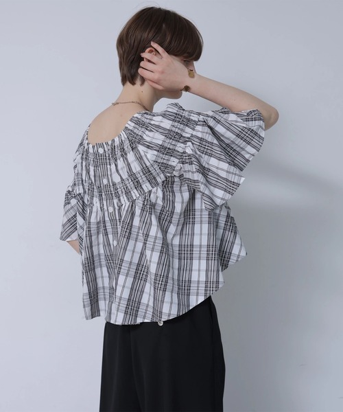 CADUNE(カデュネ)の「シャーリングオフショルチェックブラウス(シャツ/ブラウス・レディース・ホワイト/カーキ・38)」の8枚目の写真