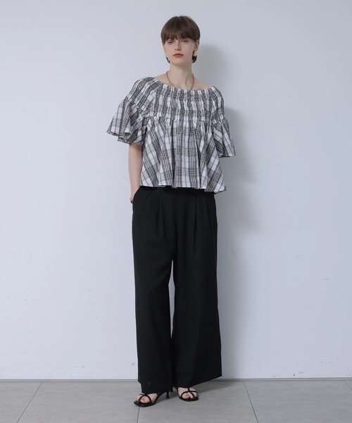 CADUNE(カデュネ)の「シャーリングオフショルチェックブラウス(シャツ/ブラウス・レディース・ホワイト/カーキ・38)」の12枚目の写真