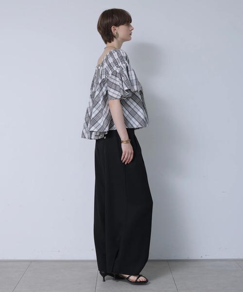 CADUNE(カデュネ)の「シャーリングオフショルチェックブラウス(シャツ/ブラウス・レディース・ホワイト/カーキ・38)」の13枚目の写真