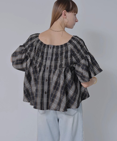 CADUNE(カデュネ)の「シャーリングオフショルチェックブラウス(シャツ/ブラウス・レディース・ホワイト/カーキ・38)」の19枚目の写真