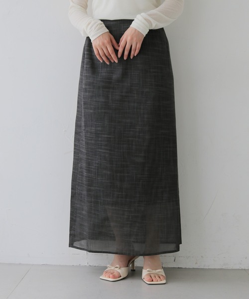 cheriella(シェリエラ)の「【cheriella】スラブシアーナロースカート SLUB SHEER NARROW SKIRT(スカート・レディース・アイボリー/チャコールグレー・FREE)」の3枚目の写真