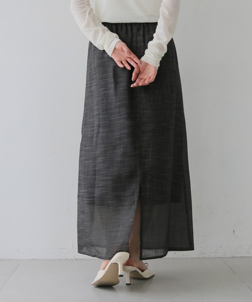 cheriella(シェリエラ)の「【cheriella】スラブシアーナロースカート SLUB SHEER NARROW SKIRT(スカート・レディース・アイボリー/チャコールグレー・FREE)」の6枚目の写真
