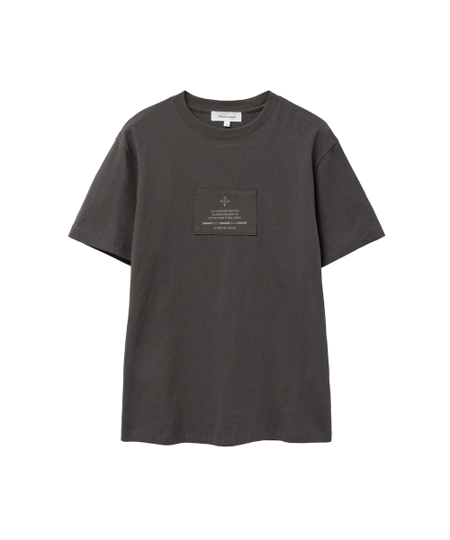 MISEKISEOUL MEN(ミセキソウルメンズ)の「Compass patch short sleeve CHARCOAL(Tシャツ/カットソー・メンズ・その他・1/2/3)」の2枚目の写真