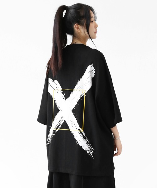 minsobi(ミンソビ)の「【バックブラシアート】 Xグラフィック スクエアフレーム スーパービッグTシャツ(ユニセックス)(Tシャツ/カットソー・メンズ・ブラック/ホワイト・FREE)」の8枚目の写真