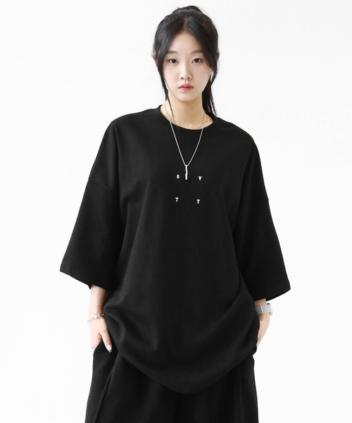 minsobi(ミンソビ)の「【バックブラシアート】 Xグラフィック スクエアフレーム スーパービッグTシャツ(ユニセックス)(Tシャツ/カットソー・メンズ・ブラック/ホワイト・FREE)」の21枚目の写真