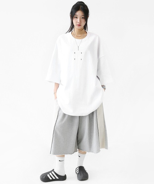 minsobi(ミンソビ)の「【バックブラシアート】 Xグラフィック スクエアフレーム スーパービッグTシャツ(ユニセックス)(Tシャツ/カットソー・メンズ・ブラック/ホワイト・FREE)」の15枚目の写真