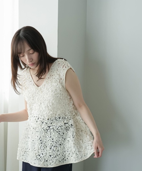 mili an deni(ミリアンデニ)の「フラワーモチーフペプラムベスト(ベスト・レディース・ホワイト/アイボリー・M)」の14枚目の写真
