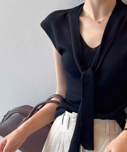 AMAJI(アマジ)の「サマーニット ノースリーブ クロップドトップス(ニット/セーター・レディース・ブラック/ベージュ・SMALL/MEDIUM)」の3枚目の写真
