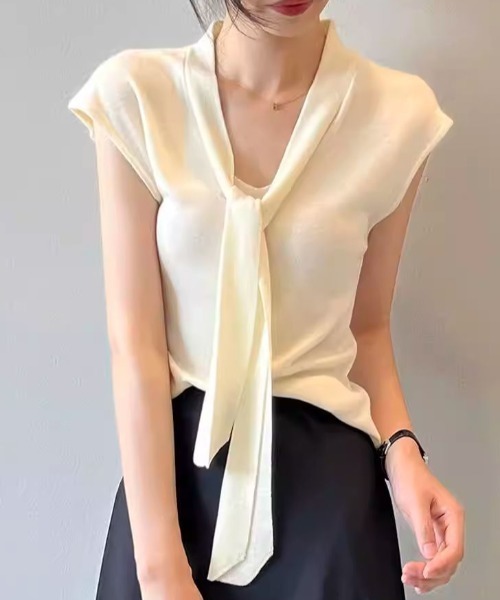 AMAJI(アマジ)の「サマーニット ノースリーブ クロップドトップス(ニット/セーター・レディース・ブラック/ベージュ・SMALL/MEDIUM)」の4枚目の写真