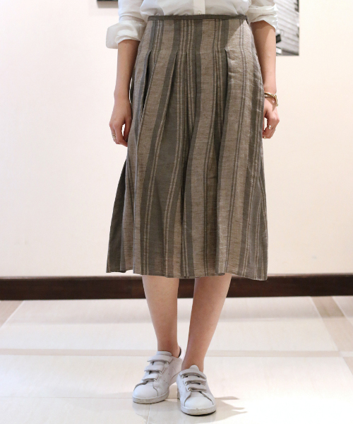 Spick & Span(スピックアンドスパン)の「【O'NEIL OF DUBLIN】ストライプソフトプリーツスカート◆(スカート・レディース・ネイビー/ブラウン/グリーン・MEDIUM/SMALL/X-SMALL)」の22枚目の写真