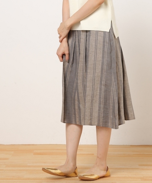 Spick & Span(スピックアンドスパン)の「【O'NEIL OF DUBLIN】ストライプソフトプリーツスカート◆(スカート・レディース・ネイビー/ブラウン/グリーン・MEDIUM/SMALL/X-SMALL)」の20枚目の写真