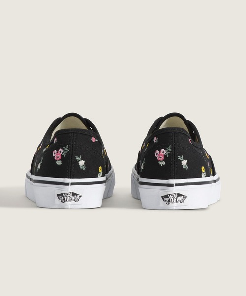 VANS(バンズ)の「クラシック スリッポン フローラル / Classic Slip-On FLORAL EMBROID VN000ED2B9P1(スリッポン・メンズ・ブラック・11/6/8/10/9/8.5/9.5/10.5/6.5/5/7/7.5/5.5/4.5)」の3枚目の写真
