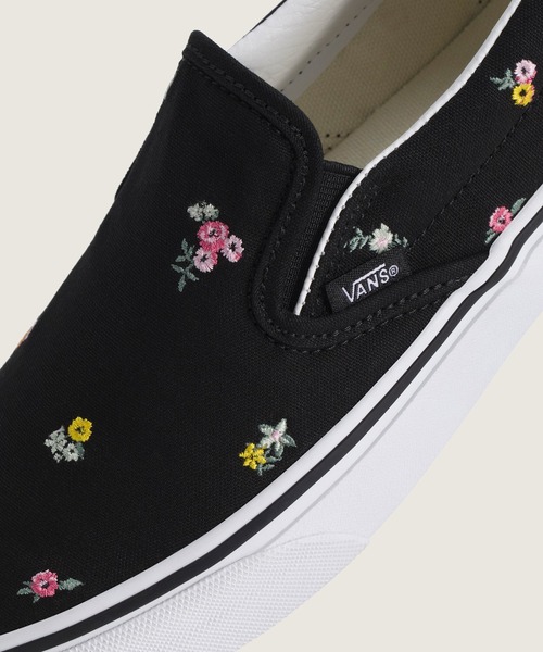 VANS(バンズ)の「クラシック スリッポン フローラル / Classic Slip-On FLORAL EMBROID VN000ED2B9P1(スリッポン・メンズ・ブラック・11/6/8/10/9/8.5/9.5/10.5/6.5/5/7/7.5/5.5/4.5)」の2枚目の写真