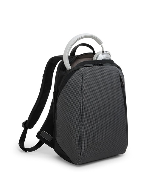 TUMI(トゥミ)の「TUMI AXIS ミディアム・バックパック・20L(A4/PC15インチまで対応)(バックパック/リュック・メンズ・ブラック系その他・FREE)」の7枚目の写真