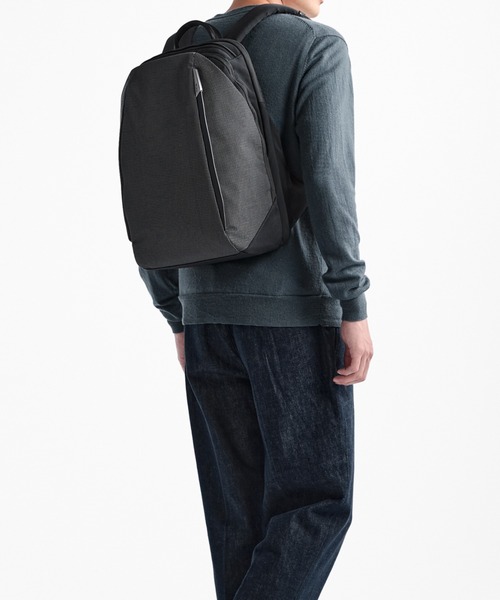 TUMI(トゥミ)の「TUMI AXIS ミディアム・バックパック・20L(A4/PC15インチまで対応)(バックパック/リュック・メンズ・ブラック系その他・FREE)」の2枚目の写真