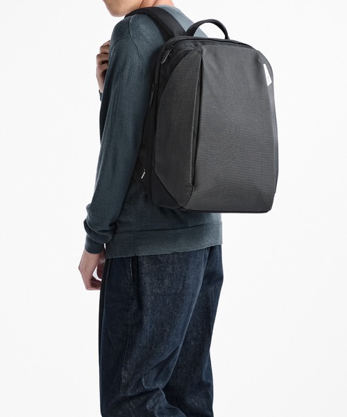 TUMI(トゥミ)の「TUMI AXIS ミディアム・バックパック・20L(A4/PC15インチまで対応)(バックパック/リュック・メンズ・ブラック系その他・FREE)」の3枚目の写真