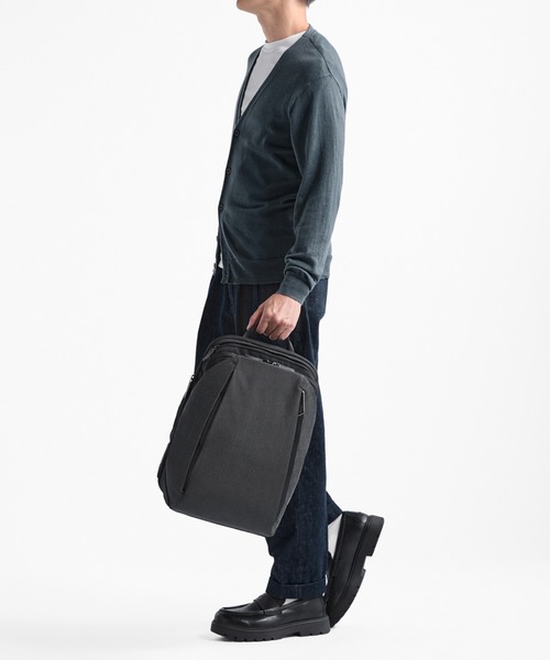 TUMI(トゥミ)の「TUMI AXIS ミディアム・バックパック・20L(A4/PC15インチまで対応)(バックパック/リュック・メンズ・ブラック系その他・FREE)」の4枚目の写真