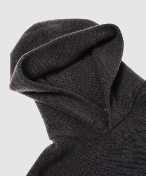LEMAIRE(ルメール)の「HOODED SWEATER(ニット/セーター・メンズ・ブラック・S/M)」の3枚目の写真