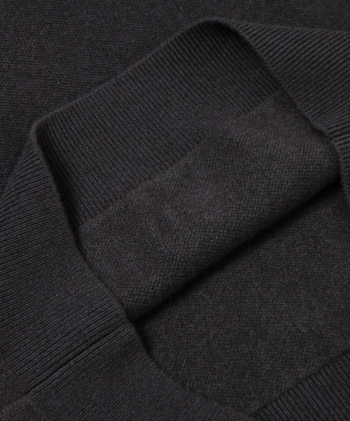 LEMAIRE(ルメール)の「HOODED SWEATER(ニット/セーター・メンズ・ブラック・S/M)」の5枚目の写真