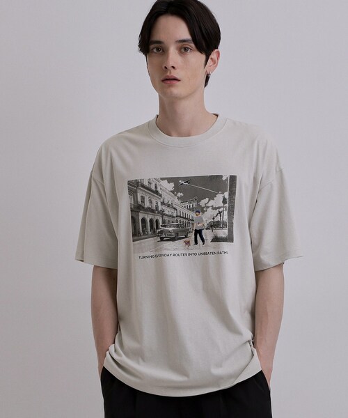 tk.TAKEO KIKUCHI(ティーケータケオキクチ)の「フォト&刺繍Tシャツ(Tシャツ/カットソー・メンズ・ホワイト/グリーン系/ライトグレー・02/04/03)」の2枚目の写真