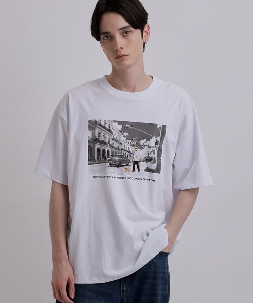 tk.TAKEO KIKUCHI(ティーケータケオキクチ)の「フォト&刺繍Tシャツ(Tシャツ/カットソー・メンズ・ホワイト/グリーン系/ライトグレー・02/04/03)」の4枚目の写真