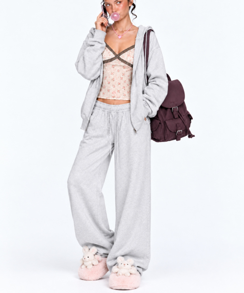 LOTSYOU(ロッツユー)の「Melting Heart Candy Sweatpants Light Gray(スウェットパンツ・レディース・その他・O/S)」の4枚目の写真