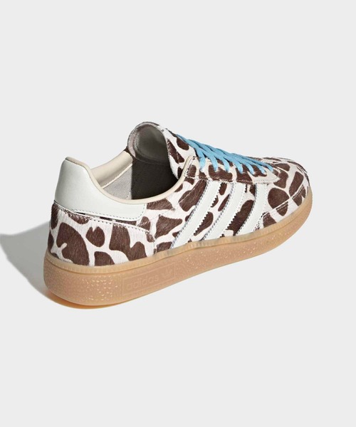 adidas（アディダス）の「HANDBALL SPEZIAL W / アディダスオリジナルス adidas Originals（スニーカー・レディース・ベージュ・22.0cm/22.5cm/23.0cm/23.5cm/24.0cm/24.5cm/25.0cm/25.5cm/26.0cm/26.5cm/27.0cm/27.5cm/28.0cm/28.5cm/29.0cm）」の5枚目の写真