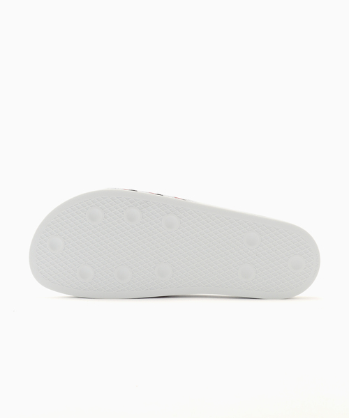 adidas(アディダス)の「【adidas / アディダス】LFC TREFOIL SLIDE(サンダル・メンズ・ホワイト・25.5cm/26.5cm/27.5cm/28.5cm)」の4枚目の写真