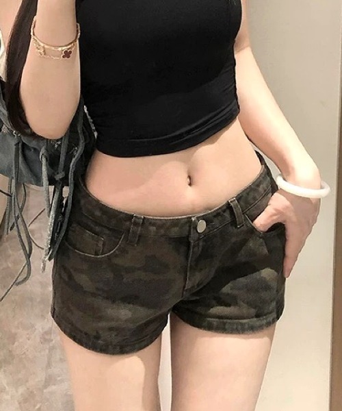 SHEENA（シーナ）の「カモフラ柄ショートパンツ（その他パンツ・レディース・カーキ・M/L/S）」の7枚目の写真