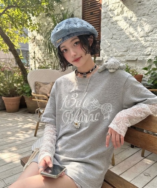 CHEER(チアー)の「【レースレイヤード風】袖レース切替 ビッグTシャツ(Tシャツ/カットソー・レディース・グレー・FREE)」の9枚目の写真