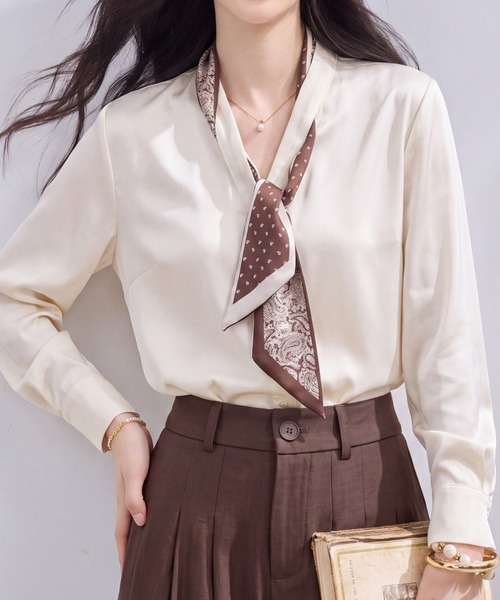 LUCPY(ラクピー)の「スカーフ付きVネック長袖ブラウス(シャツ/ブラウス・レディース・ホワイト・X-LARGE/LARGE/MEDIUM/SMALL)」の3枚目の写真