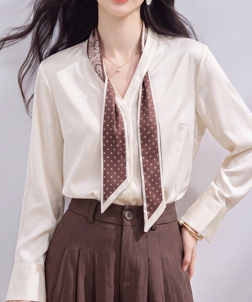 LUCPY(ラクピー)の「スカーフ付きVネック長袖ブラウス(シャツ/ブラウス・レディース・ホワイト・X-LARGE/LARGE/MEDIUM/SMALL)」の4枚目の写真