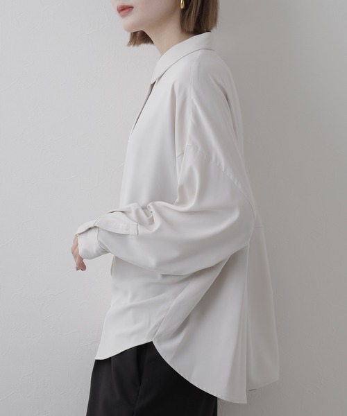 EGLANTINE(エグランティーヌ)の「EGLANTINE ポリエステル無地ブラウス 長袖(シャツ/ブラウス・レディース・グレイッシュベージュ・38)」の21枚目の写真