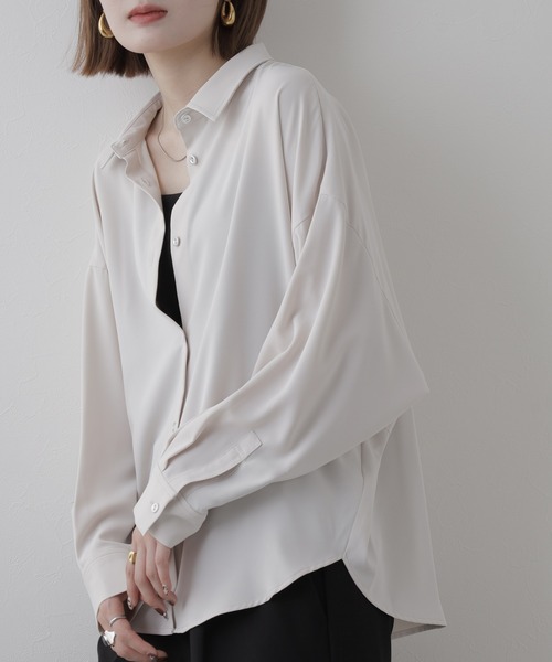EGLANTINE(エグランティーヌ)の「EGLANTINE ポリエステル無地ブラウス 長袖(シャツ/ブラウス・レディース・グレイッシュベージュ・38)」の5枚目の写真