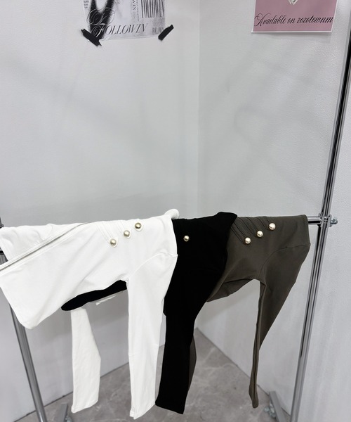 FOLLOWIN(フォロウィン)の「【3COLOR】ナポレオンボタンハイネックジップブルゾン(ブルゾン・レディース・ブラック/ホワイト/チャコールグレー・FREE)」の13枚目の写真