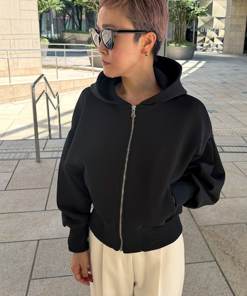 JENNE(ジェンヌ)の「立体ボリュームスリーブパーカー(パーカー・レディース・ブラック/オリーブ/ベージュ系その他・LARGE/SMALL/MEDIUM)」の9枚目の写真