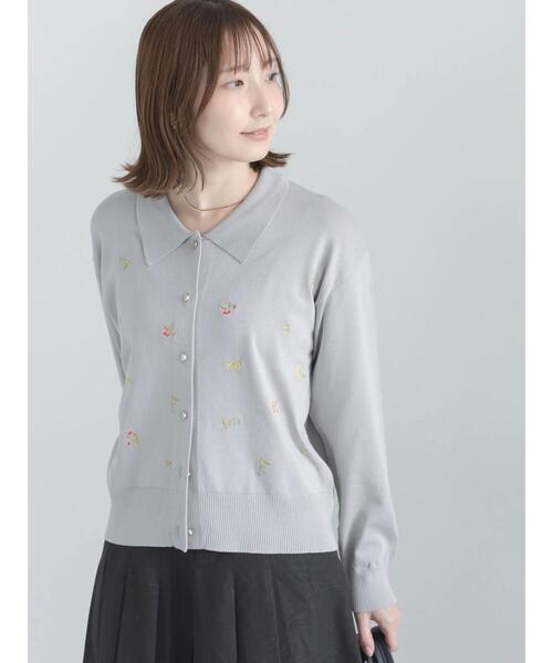 Te chichi(テチチ)の「ポロカラー刺繍ロングスリーブニット(ニット/セーター・レディース・グレー/オフホワイト/ブラック・F)」の3枚目の写真