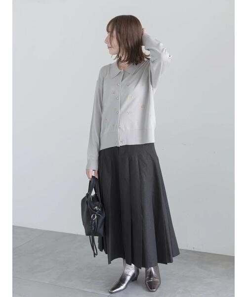 Te chichi(テチチ)の「ポロカラー刺繍ロングスリーブニット(ニット/セーター・レディース・グレー/オフホワイト/ブラック・F)」の13枚目の写真